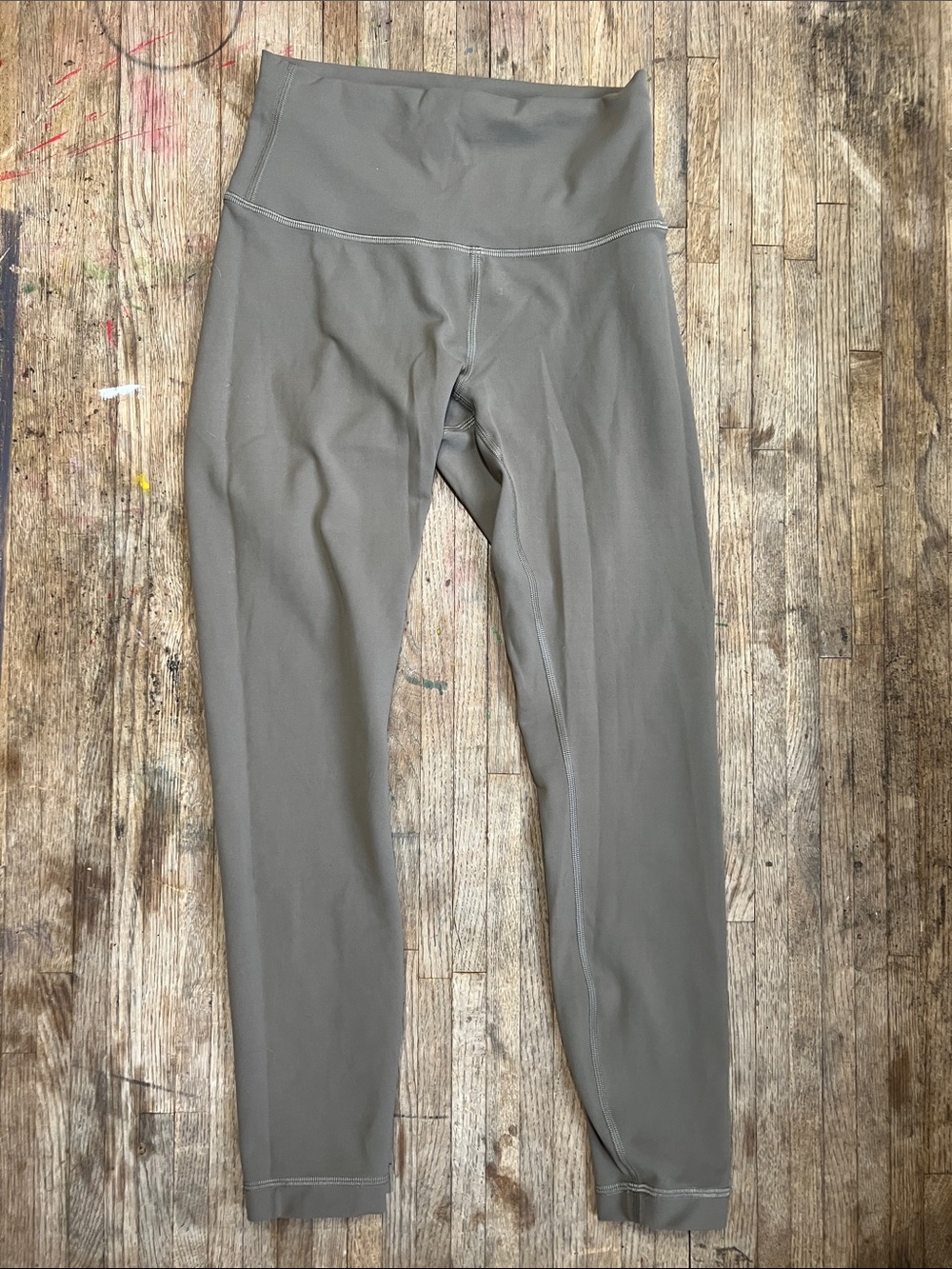 Lululemon Wunder Train HR Tight 25” - sz 6 Taupe